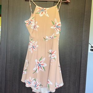 Floral cream/tan lulus dress NWT